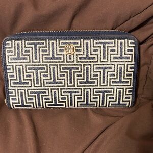 Tory Burch Blue and Cream Patterned Wallet